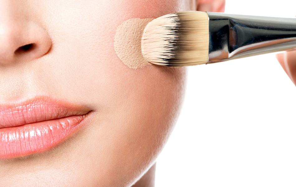 Can You Mix Sunscreen with Foundation? - Himuggu