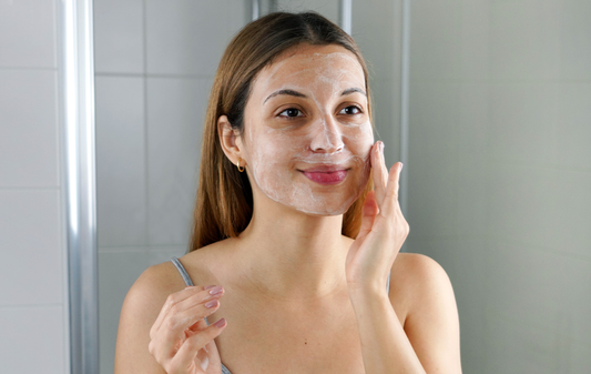How to Clean Your Face At Home - 6 Steps to Follow - HiMuggu 